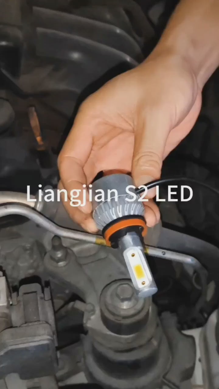 Phares de voiture explosifs transfrontaliers H1 H4 H7 V7 ampoule de feux de voiture à LED laser à quatre côtés intégrée de loin et de près 9005 en stock